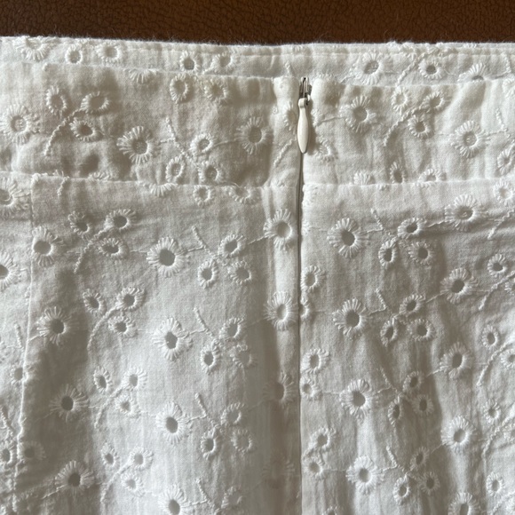 🔥 Trendy 🔥 White Eyelet Mini Skirt, “Mi Ami”, Size L - Picture 3 of 10